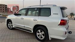 تۆیۆتا لاند کروزەر